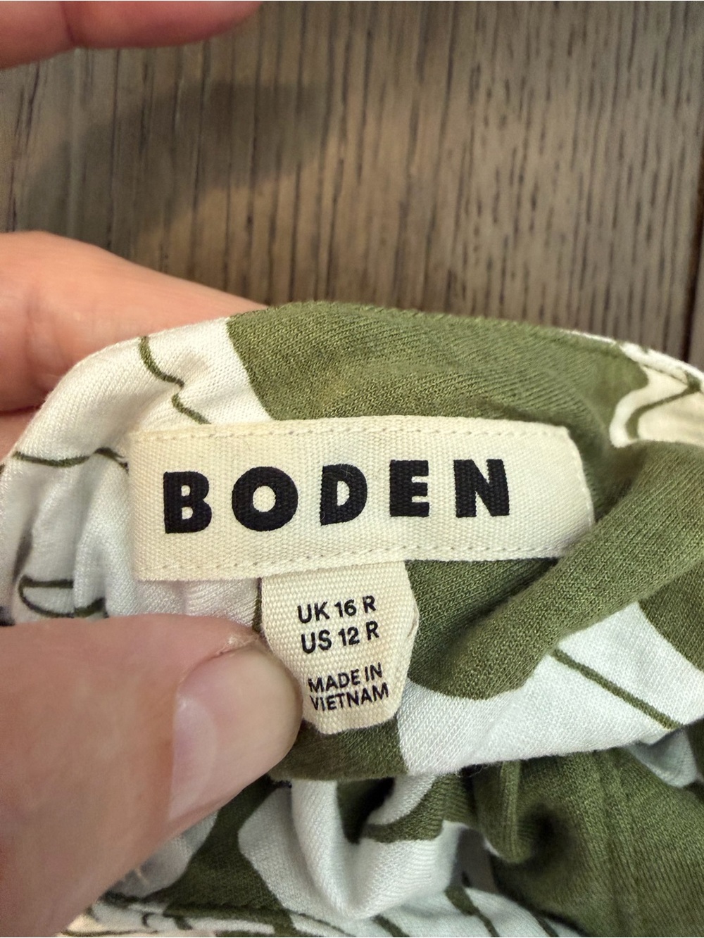 Boden Olive Green and White Floral V-Neck Midi Tropical Dress Sz 12 - Picture 7 of 9